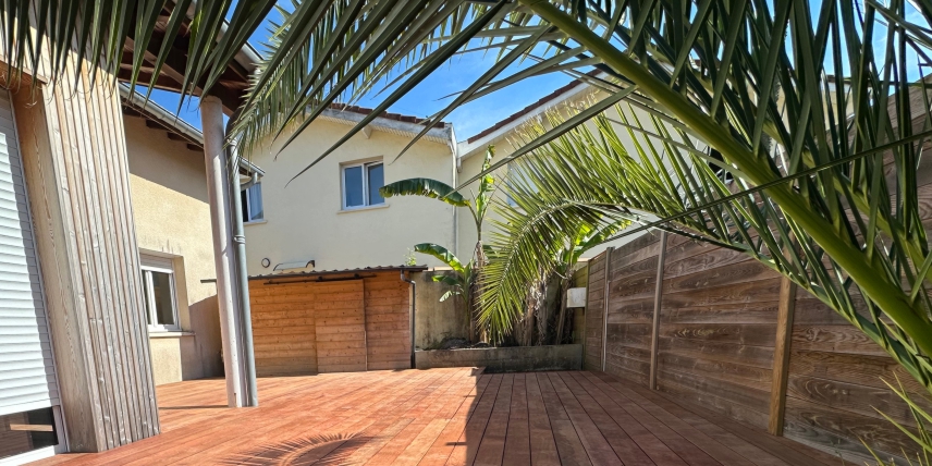 Mini terrasse bois exotique a Tyrosse par Aquattitude panoramique