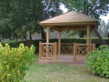 Abri-de-jardin-a-Tosse