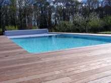 Terrasse-bois-et-piscine-a-Hossegor